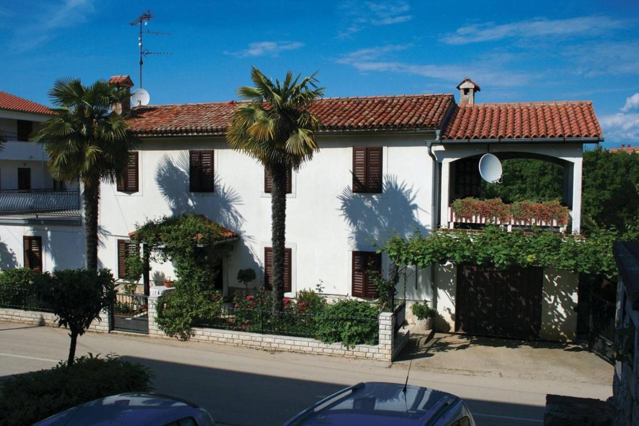 Anamarija Apartments Near The Beach And The Fantastic Adria Sea With Over 10 Small Islands Close By Funtana Exterior photo