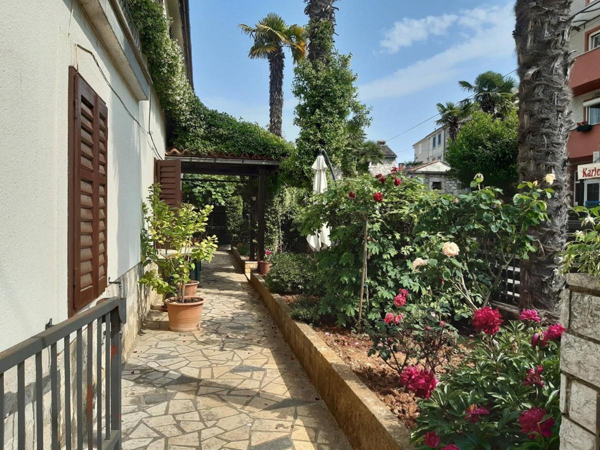 Anamarija Apartments Near The Beach And The Fantastic Adria Sea With Over 10 Small Islands Close By Funtana Exterior photo